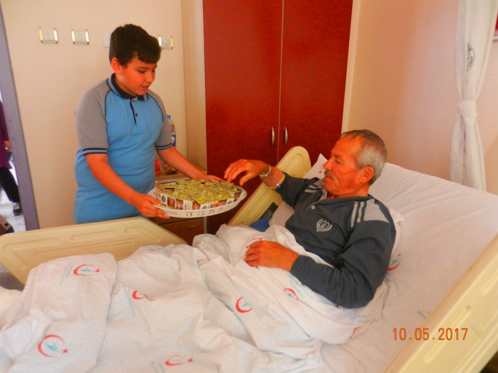 Gençlerden örnek davranış