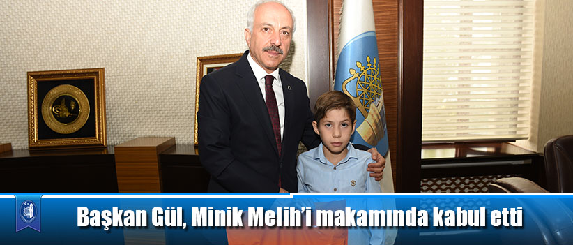 Başkan Gül, Minik Melih’i makamında kabul etti