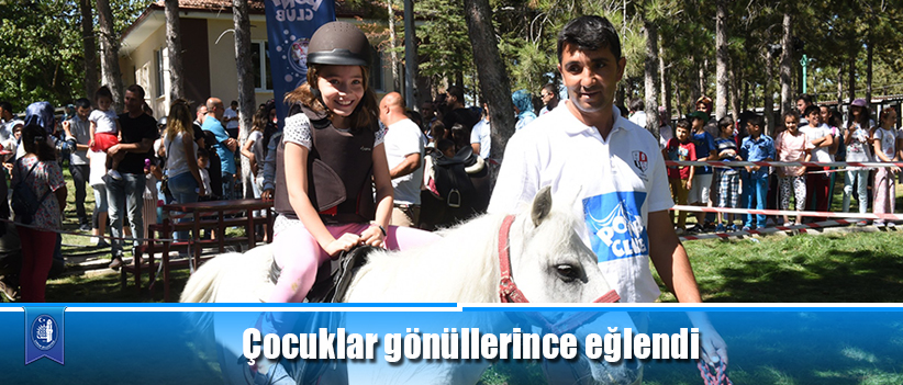 Çocuklar gönüllerince eğlendi