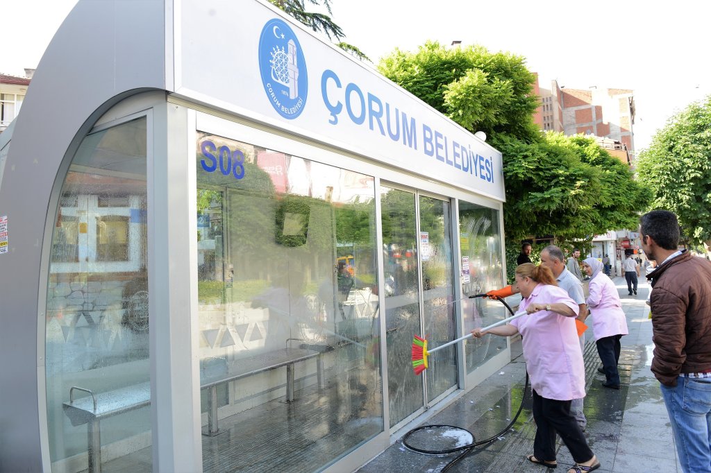 Klimalı duraklara bayram temizliği