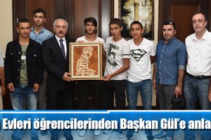 Sevgi Evleri öğrencilerinden Başkan Gül’e anlamlı hediye