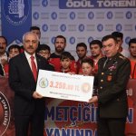 Başarılı sporcular ödüllendirildi