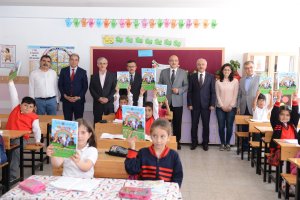 Çocuklarımıza 12 bin 500 tatil kitabı dağıttık