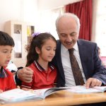 Çocuklarımıza 12 bin 500 tatil kitabı dağıttık