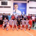 Kırmızı Şimşekler’den voleybol takımına destek