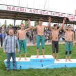 Karakucak güreşleri izleyenleri mest etti