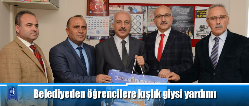 Belediyeden öğrencilere kışlık giysi yardımı