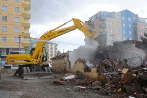 Belediyemizden metruk bina seferberliği