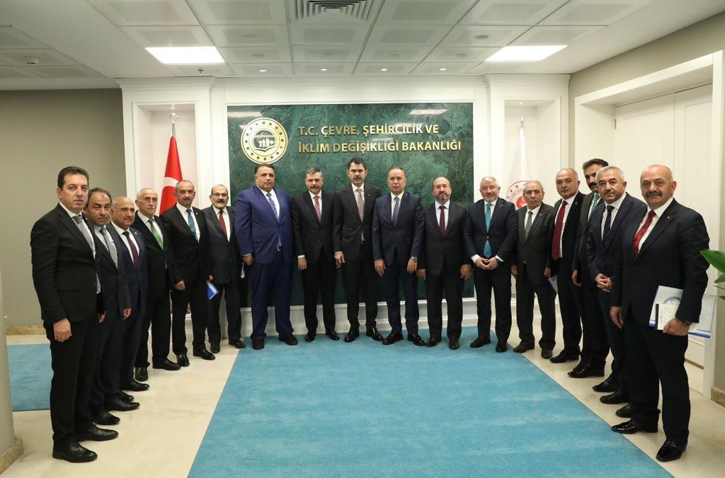 Çorum heyetinden Bakan Kurum’a ziyaret 