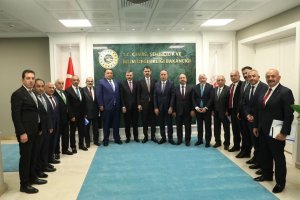 Çorum heyetinden Bakan Kurum’a ziyaret 