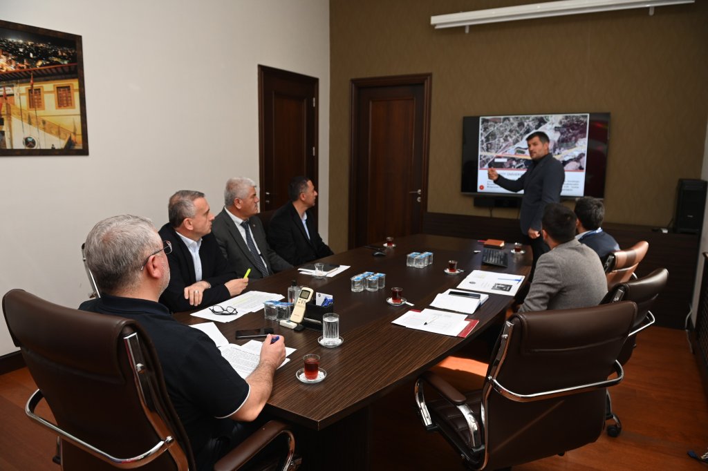 Belediyede şehir içi ulaşım toplantısı yapıldı