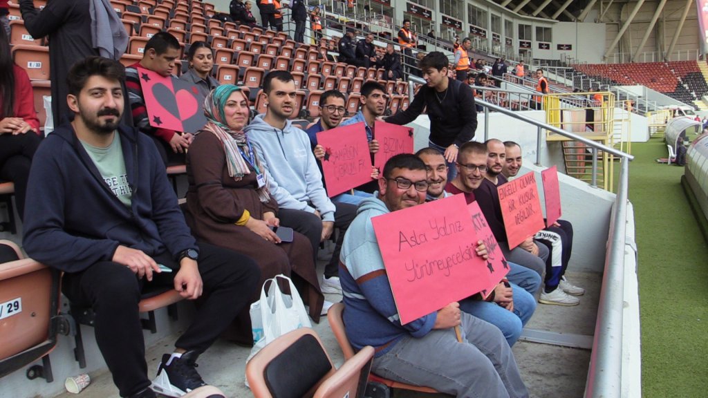 Engelli Öğrencilerden Çorum FK’ye Destek