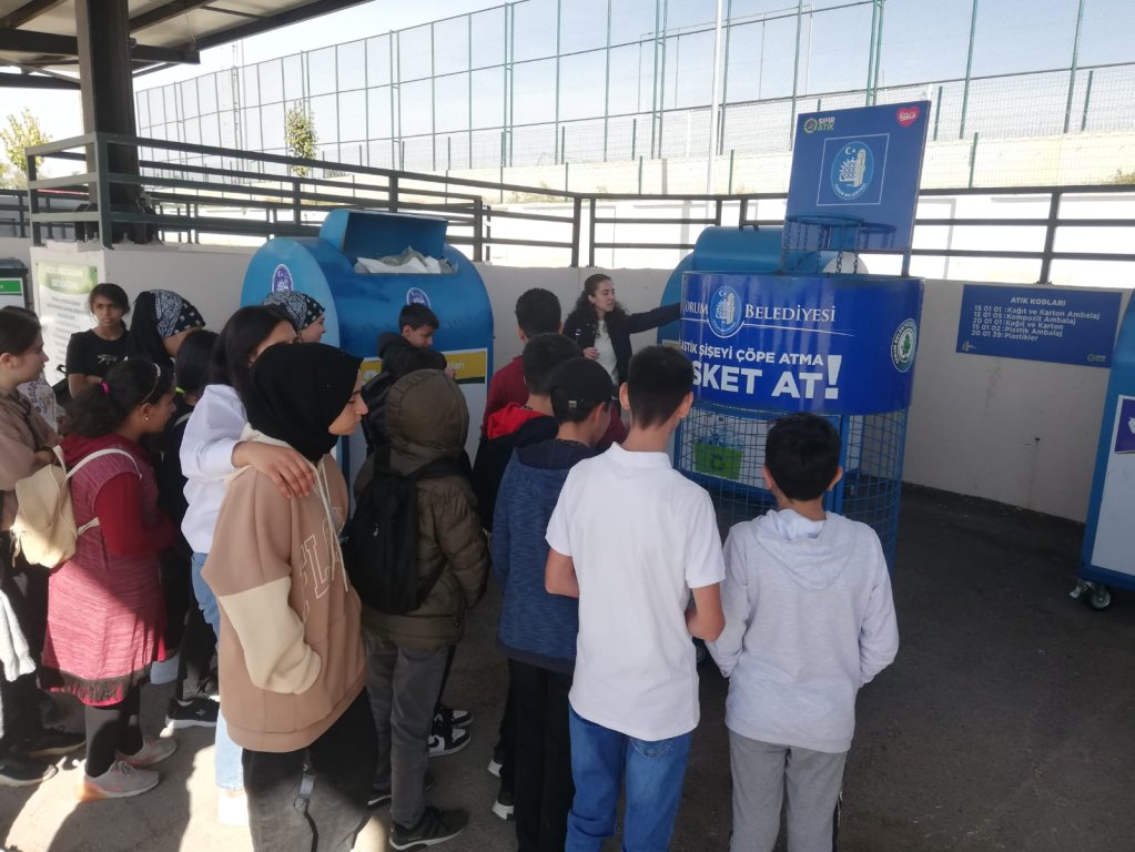 Öğrenciler sıfır atık konusunda bilgilendi