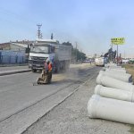 Belediye, Akpınar Caddesi’ni asfaltlıyor