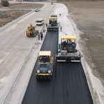 Belediye, Akpınar Caddesi’ni asfaltlıyor