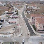 Belediye, Akpınar Caddesi’ni asfaltlıyor