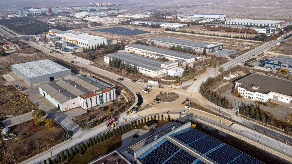 Çorum Belediyesi’nden OSB’ye asfalt desteği