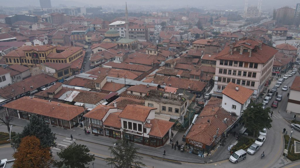 Şehrin tarihi dokusu gün yüzüne çıkıyor 