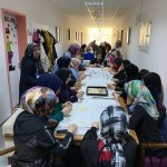 Depremzedeler için yarım ton mantı büktüler