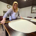 Depremzedeler için yarım ton mantı büktüler