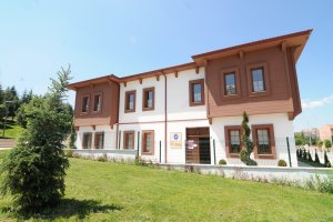 Belediye, kültür merkezlerinde sıcak çorba ve çay ikram ediyor