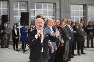 Başkan Aşgın, belediye personeliyle bayramlaştı