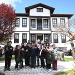 Bayram öncesi çocukların yüzü güldü