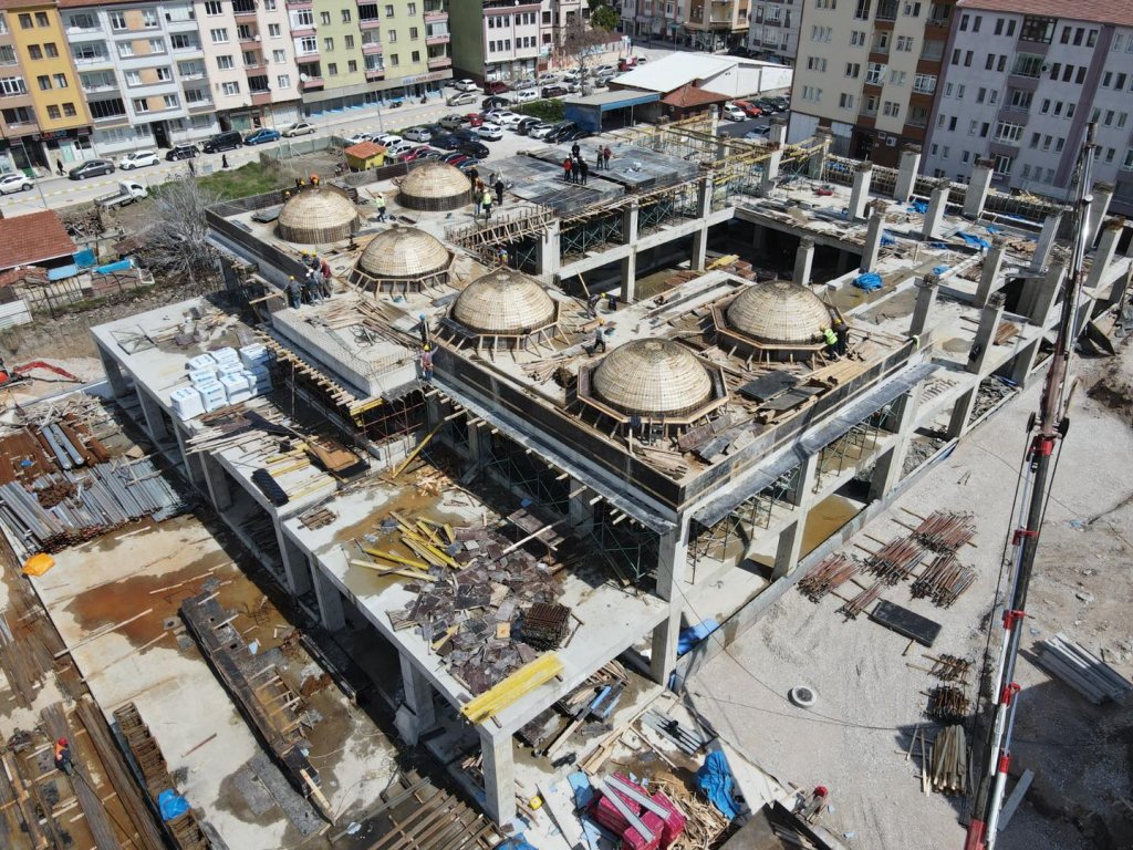 Bedestende kubbeler yükseliyor