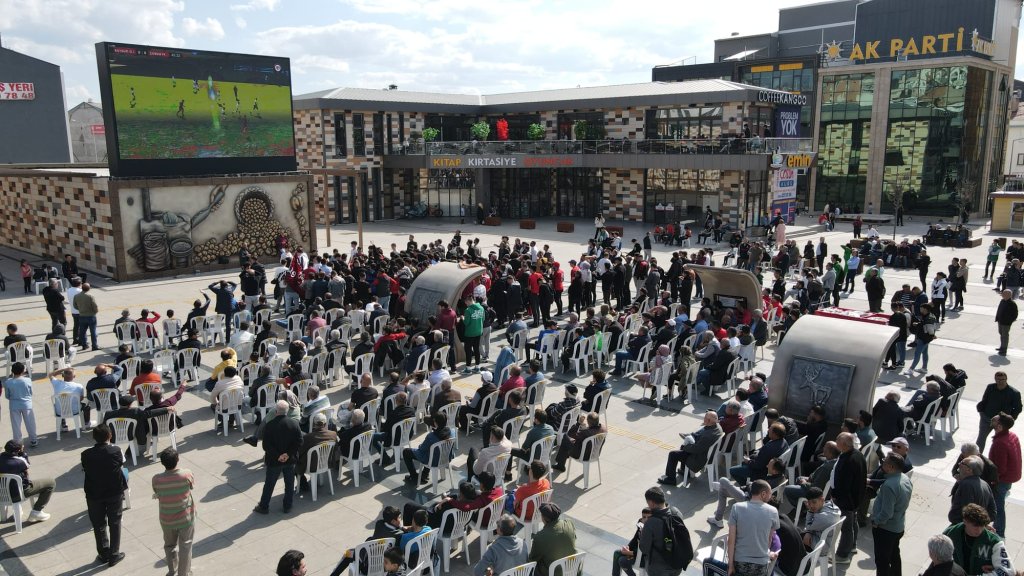 Belediyeden taraftara jest