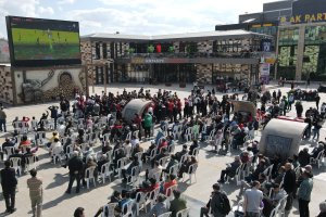 Belediyeden taraftara jest