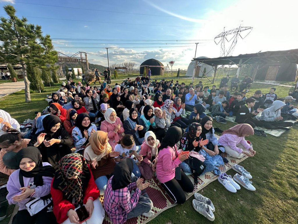 Genç Hafızlar Çorumlu Obası'na konuk oldu