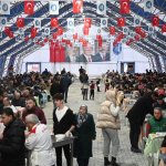 Her gün bin kişi aynı sofrada buluşuyor