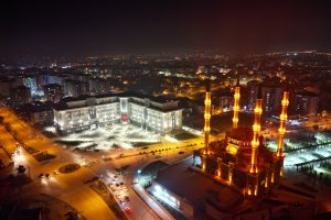 Belediyeden göz yaşartan performans