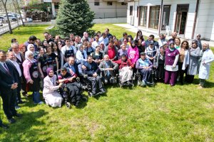 Başkan Aşgın, engelli öğrencilerle yemek yaptı