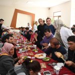 Başkan Aşgın, engelli öğrencilerle yemek yaptı