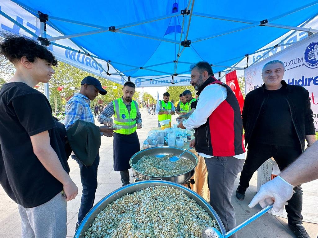 Belediye, 7 farklı noktada hedik dağıttı