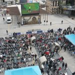 Taraftar maçı dev ekrandan izledi 