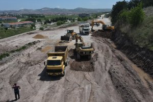 Yeni Diş Hastanesi’ne bağlantı yolunda hummalı çalışma