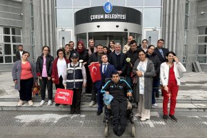 Özel öğrencilerden Başkan Aşgın’a sürpriz