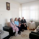 Bayram öncesi güngörmüşler ziyaret ediliyor