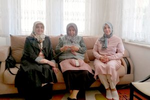 Bayram öncesi güngörmüşler ziyaret ediliyor