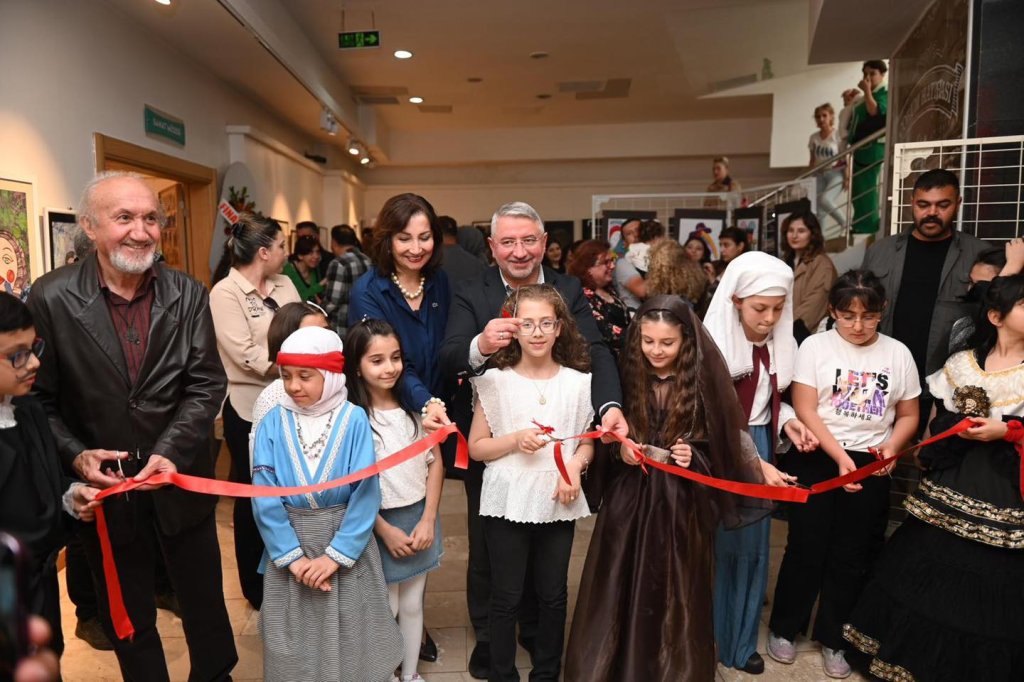 “Sanatla Büyüyenler” resim sergisi açıldı