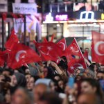 Yücel Arzen’den muhteşem performans