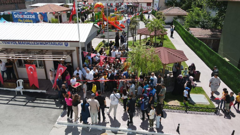 Başkan Aşgın, Parkın Açılış Kurdelesini Çocuklarla Kesti