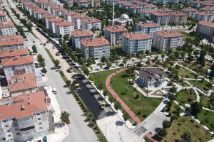 Yenilenen Bişkek Caddesi asfaltla buluştu