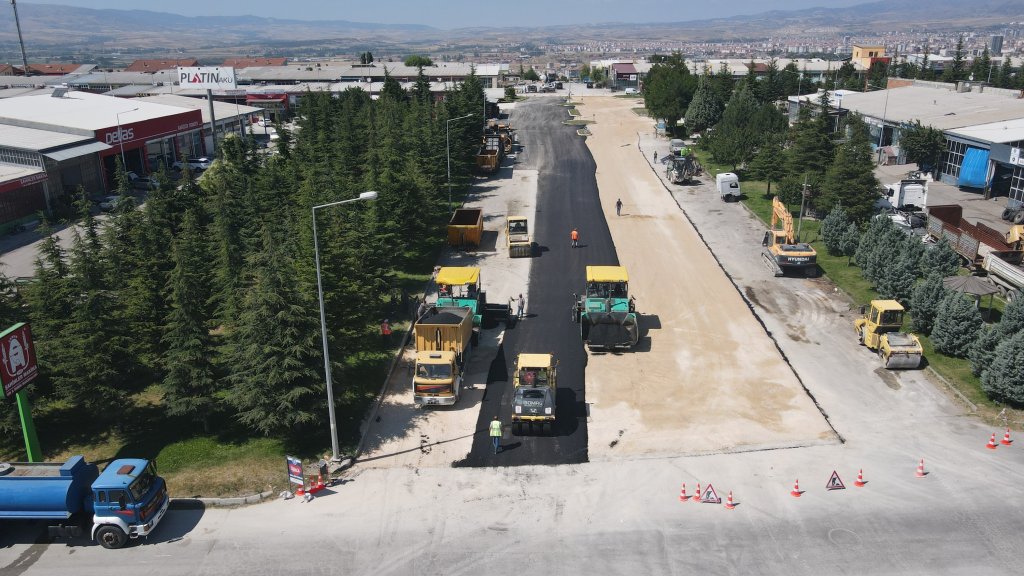 Sanayi Sitesi 17. Cadde Asfaltlandı