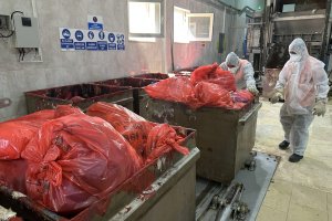 Tıbbi atıklar, çevre dostu tesiste bertaraf ediliyor