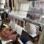 İlmek ilmek işlenen halılar müşterisiyle buluşuyor