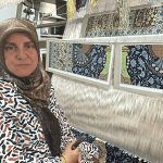 İlmek ilmek işlenen halılar müşterisiyle buluşuyor