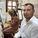 İlmek ilmek işlenen halılar müşterisiyle buluşuyor